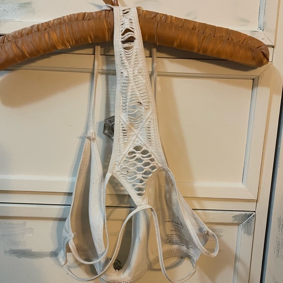 4 bralettes - Picture 4 of 15